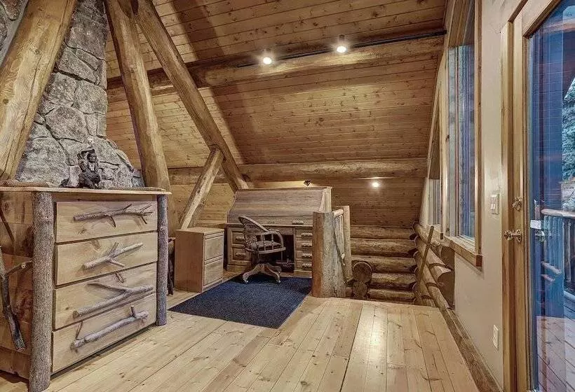 Pine Forest Lodge