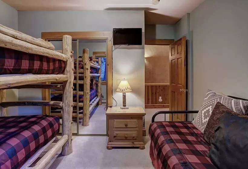 Pine Forest Lodge
