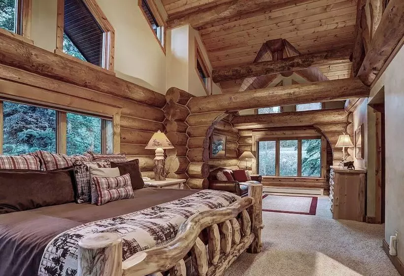 Pine Forest Lodge