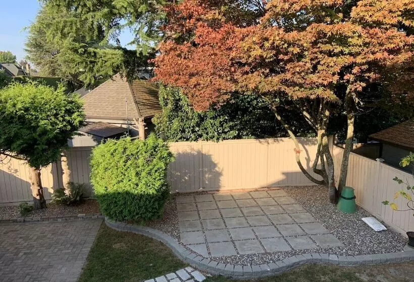 Majatalo Orchid House Near Vancouver Yvr Airport