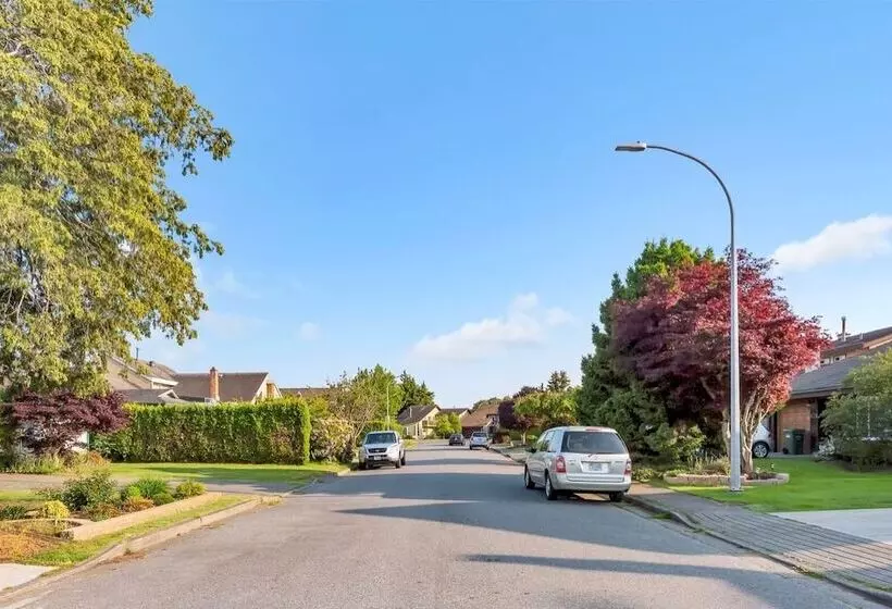 Majatalo Orchid House Near Vancouver Yvr Airport