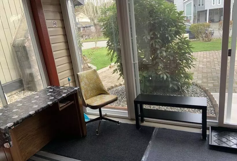 Majatalo Orchid House Near Vancouver Yvr Airport