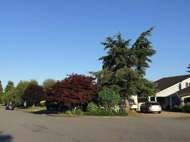 Majatalo Orchid House Near Vancouver Yvr Airport