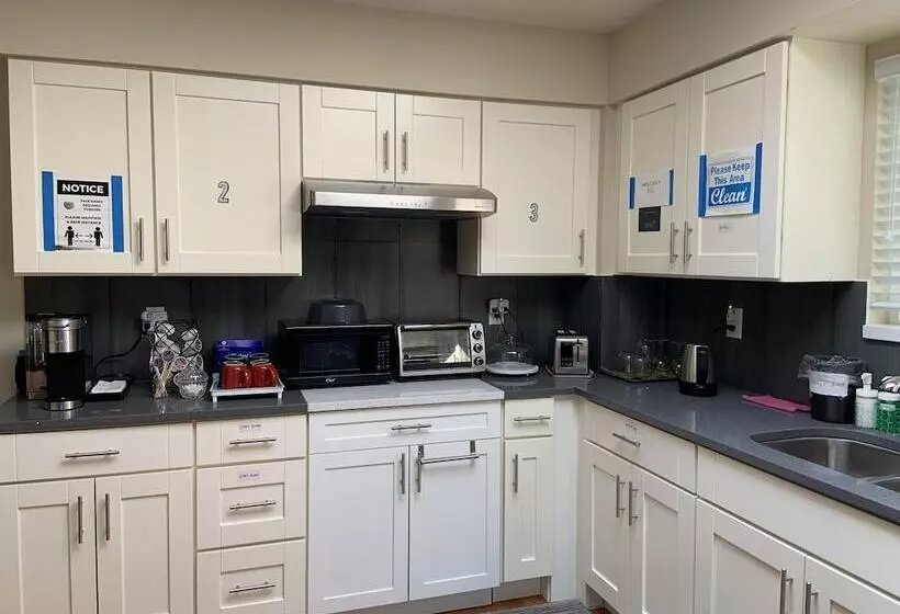 Majatalo Orchid House Near Vancouver Yvr Airport