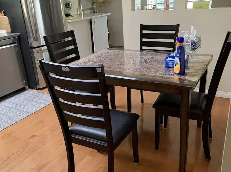 Majatalo Orchid House Near Vancouver Yvr Airport