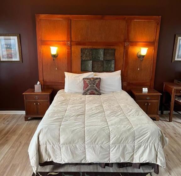 הוסטל Vinehurst Inn & Suites