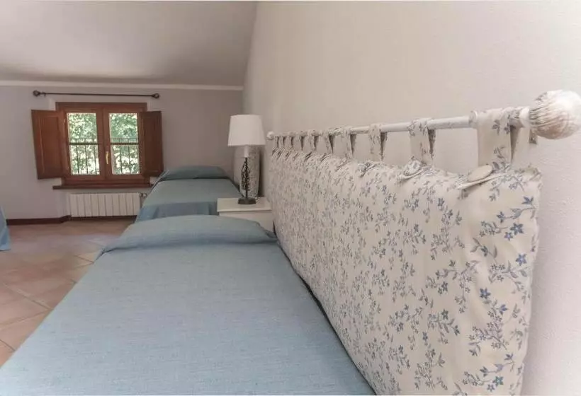 Casale La Fata  Tipico Toscano Immerso Nelle Colline Tra Lucca E Versilia, 6 Appartamenti Indipenden