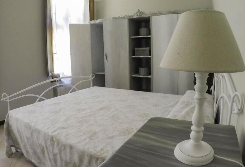 Casale La Fata Tipico Toscano Immerso Nelle Colline Tra Lucca E Versilia, 6 Appartamenti Indipenden