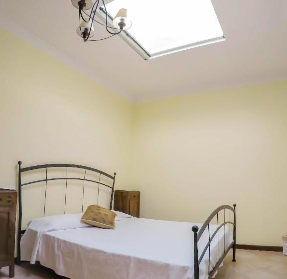 Casale La Fata Tipico Toscano Immerso Nelle Colline Tra Lucca E Versilia, 6 Appartamenti Indipenden