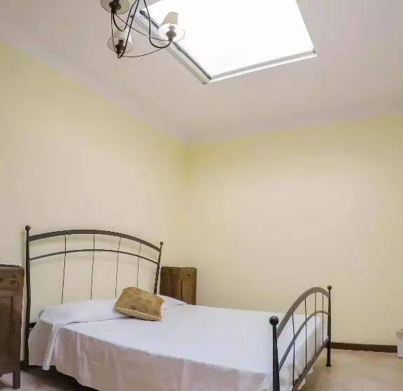 Casale La Fata  Tipico Toscano Immerso Nelle Colline Tra Lucca E Versilia, 6 Appartamenti Indipenden