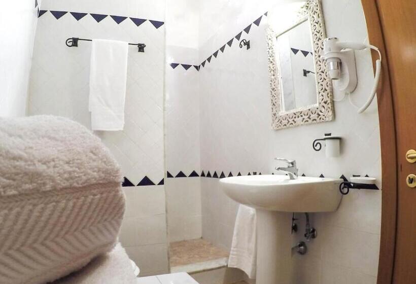 Casale La Fata Tipico Toscano Immerso Nelle Colline Tra Lucca E Versilia, 6 Appartamenti Indipenden