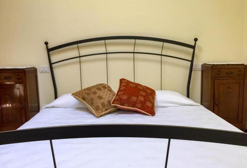 Casale La Fata Tipico Toscano Immerso Nelle Colline Tra Lucca E Versilia, 6 Appartamenti Indipenden