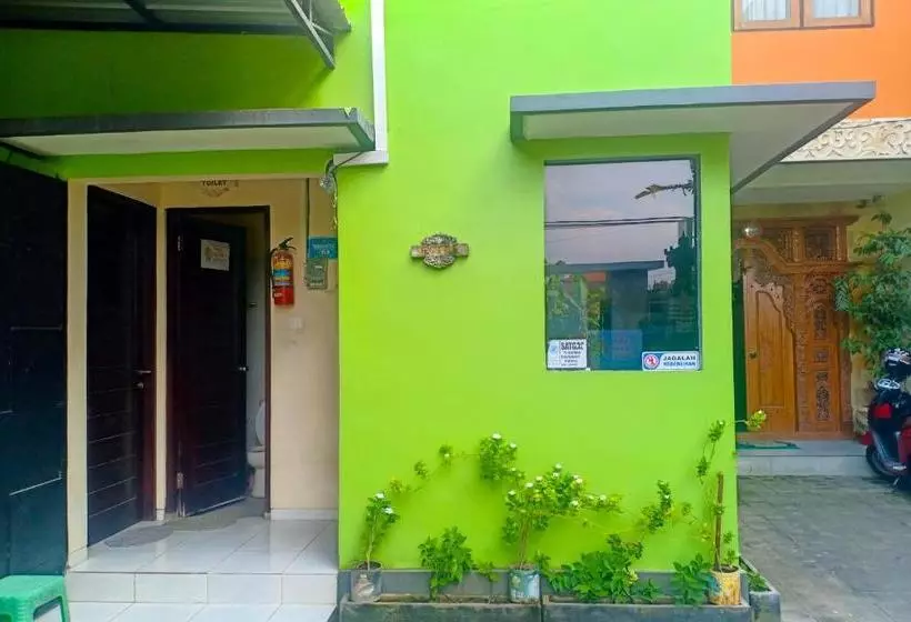 ホテル Oyo 3190 Pondok Putra Bersaudara