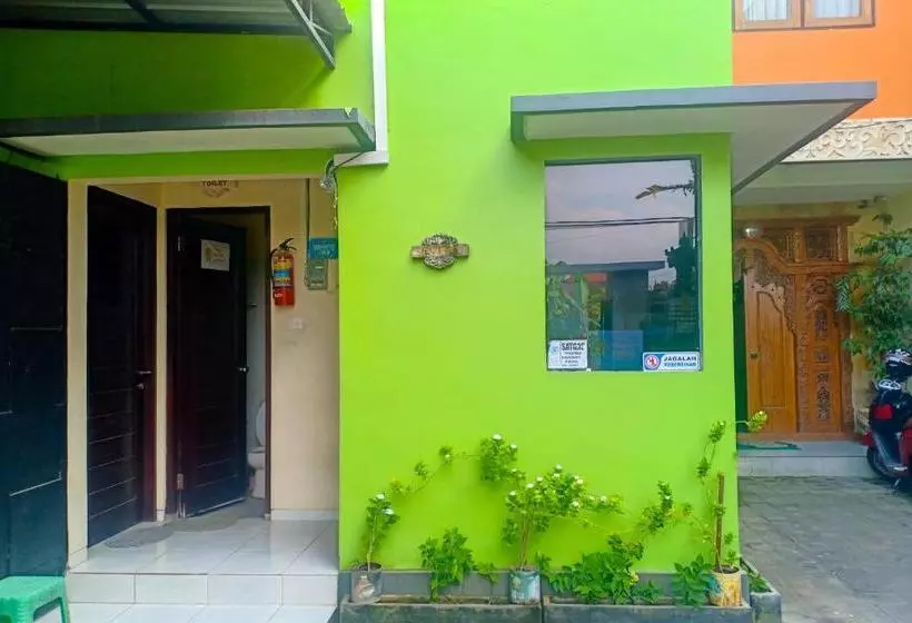 ホテル Oyo 3190 Pondok Putra Bersaudara