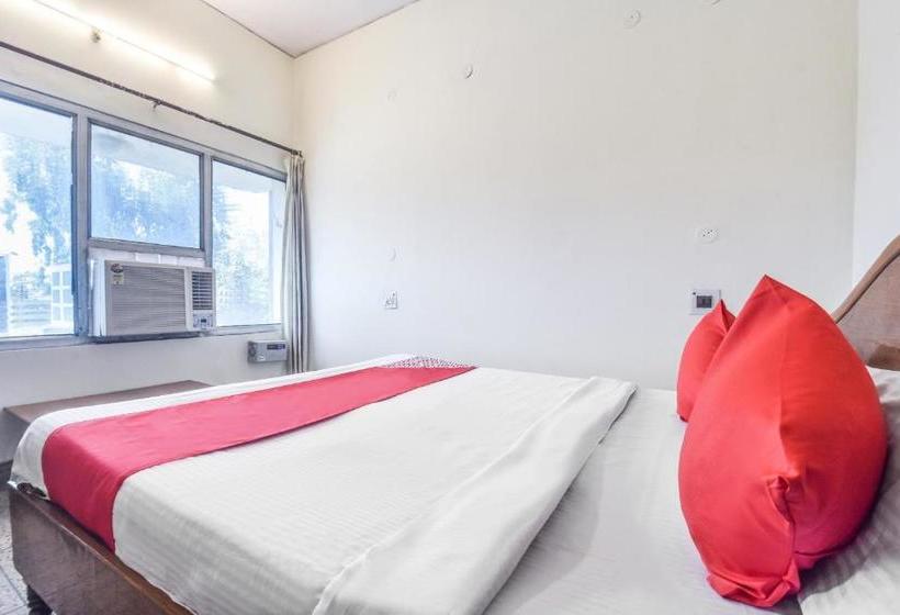 בית מלון כפרי Oyo 69809  Amber