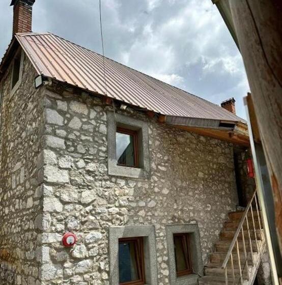 پانسیون Hostel Kukaj