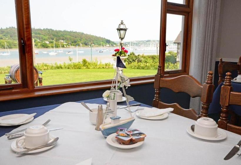 بنسيون Whispering Pines