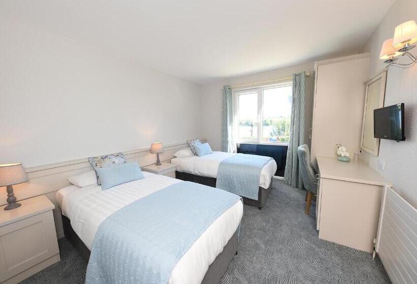 بنسيون Whispering Pines