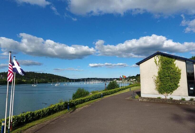 بنسيون Whispering Pines