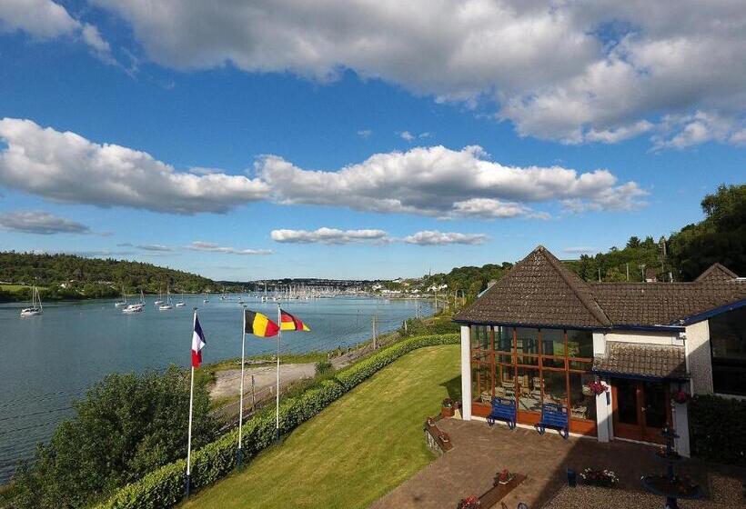 بنسيون Whispering Pines