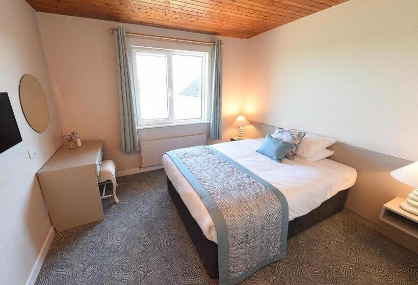 بنسيون Whispering Pines