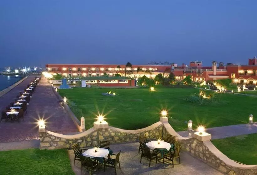 استراحتگاه Helnan Auberge Fayoum