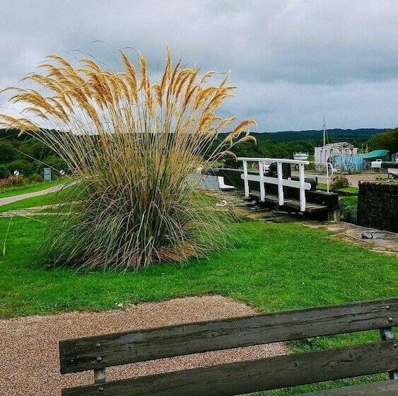 Crinan Canal Cottage No8, Kilmartin