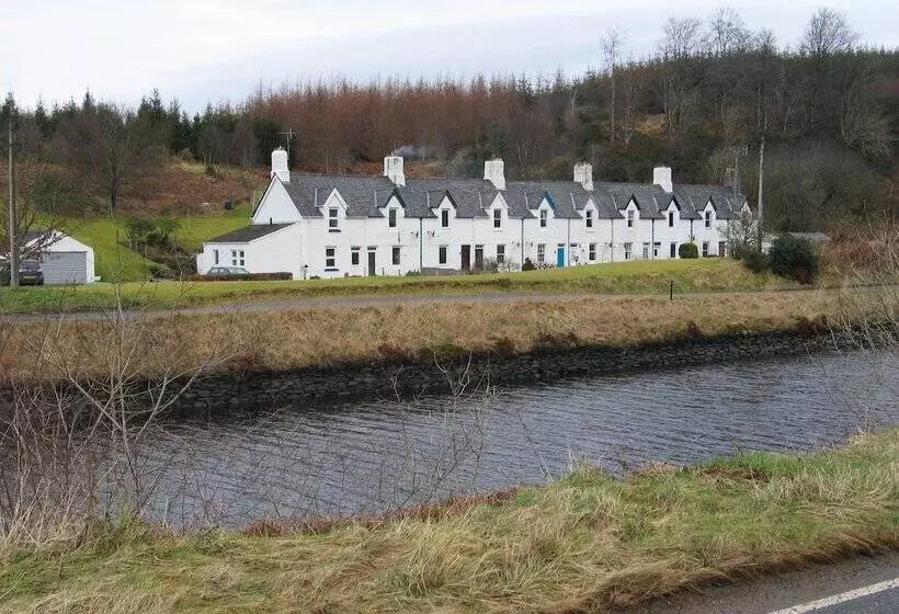 Crinan Canal Cottage No8, Kilmartin