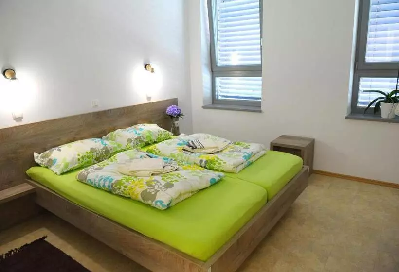 هتل Hostel Ormož