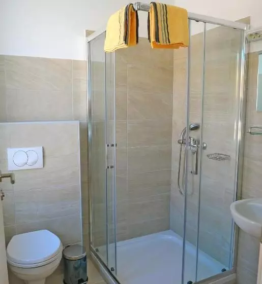 هتل Hostel Ormož