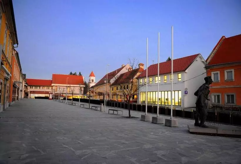 هتل Hostel Ormož