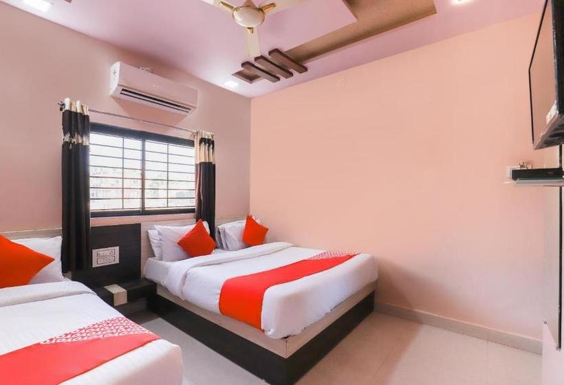 Hotel Oyo 67047  Om Rudra