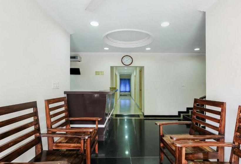 Hotelli Treebo Trip Royal Inn