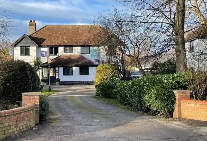 ペンション Burton Lodge Guest House & Spa