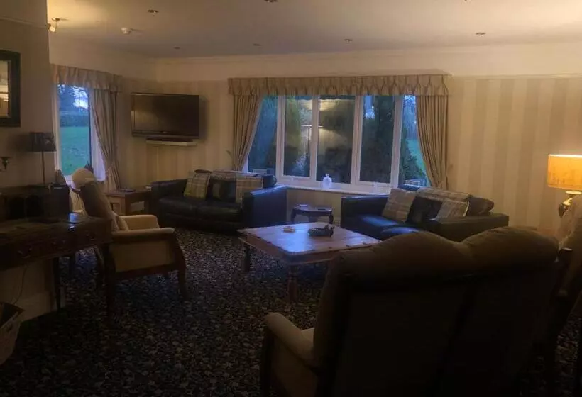 ペンション Burton Lodge Guest House & Spa