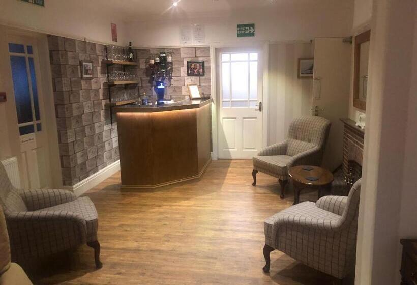 פנסיון Burton Lodge Guest House & Spa