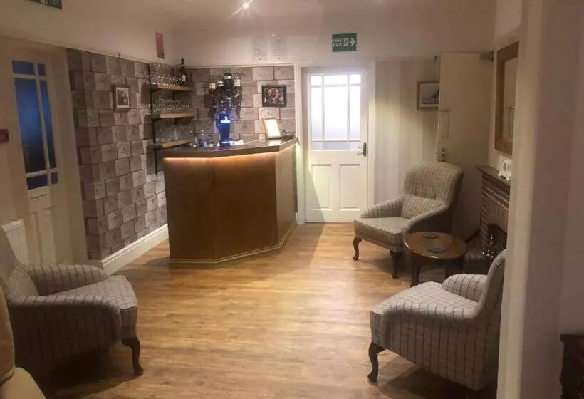 ペンション Burton Lodge Guest House & Spa