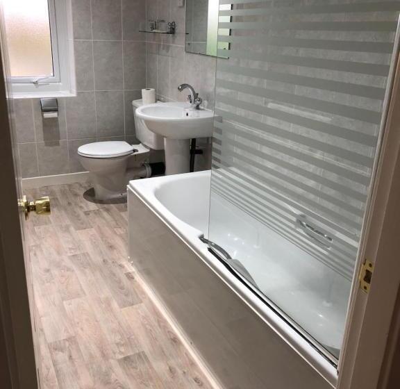 פנסיון Burton Lodge Guest House & Spa