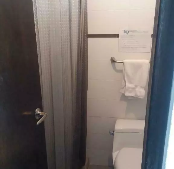 پانسیون Isla Verde By The Beach Guest House