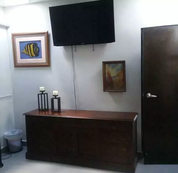 پانسیون Isla Verde By The Beach Guest House