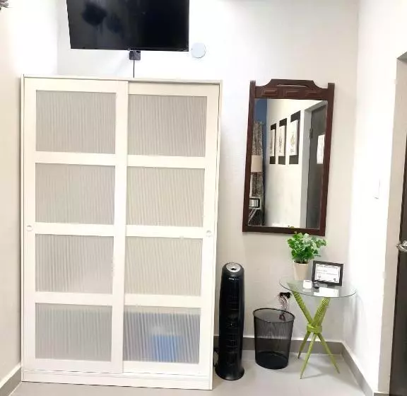 پانسیون Isla Verde By The Beach Guest House