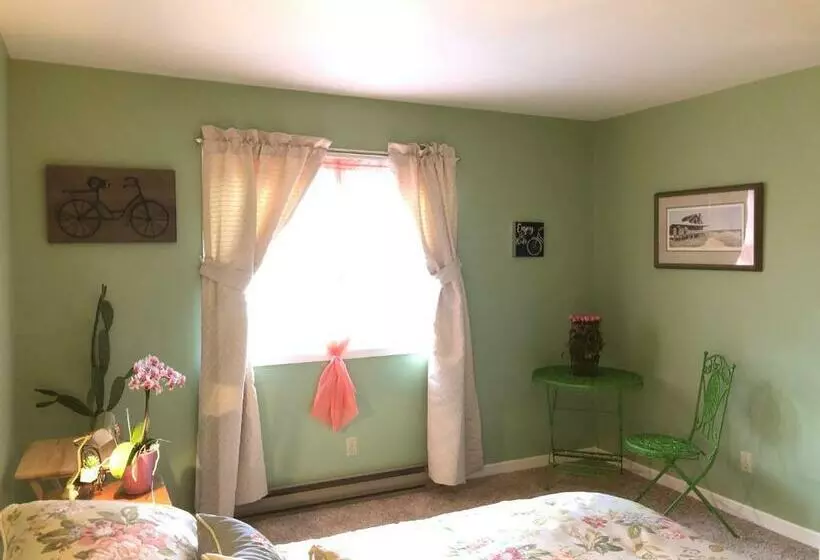 Yellow Door Bed And Breakfast