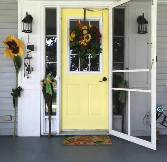 Yellow Door Bed And Breakfast