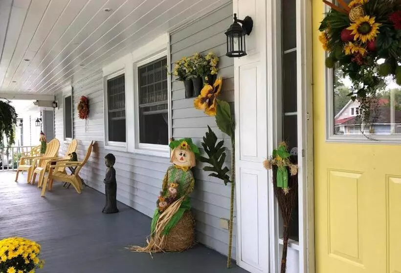 Yellow Door Bed And Breakfast