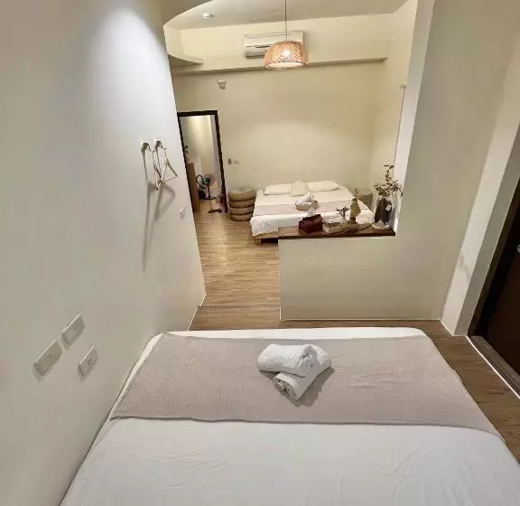 تختخواب و صبحانه W24墾丁民宿墾丁大街一館bnb