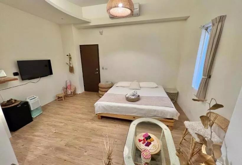 تختخواب و صبحانه W24墾丁民宿墾丁大街一館bnb