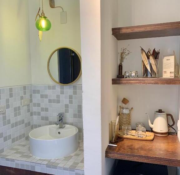 تختخواب و صبحانه W24墾丁民宿墾丁大街一館bnb