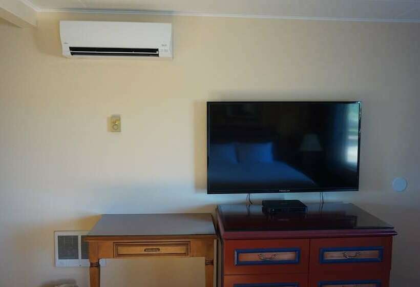 Отель Melitas Crater Lake