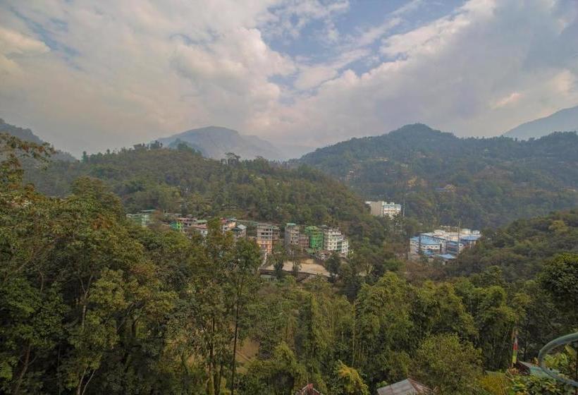 בית מלון כפרי Oyo 27898  Isita International