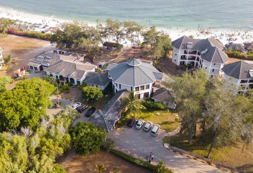 هتل Watamu Adventist Beach Resort